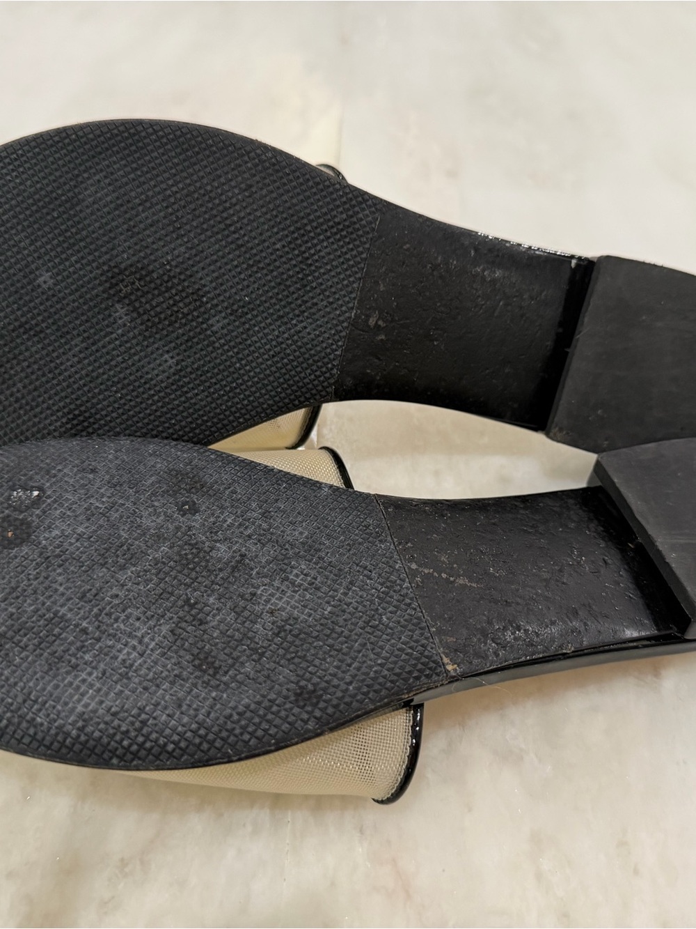 CHANEL Beige Mesh and Black Trim Slide sandals - Picture 4 of 4